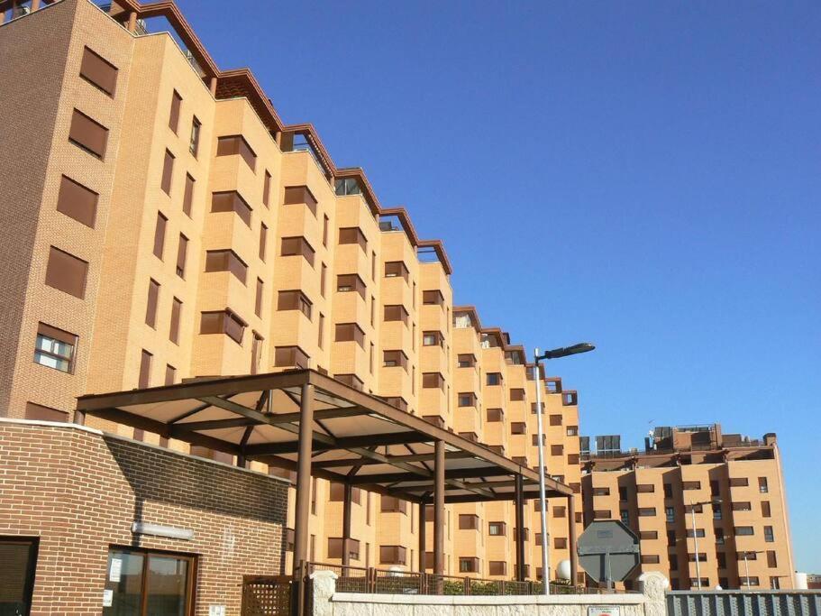 Valleca Tren Sierra Guadalupe 2 Madrid Eksteriør billede
